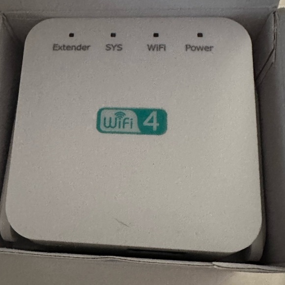NEW Internet Booster WiFi Repeater, 1200Mbps - Picture 7 of 9